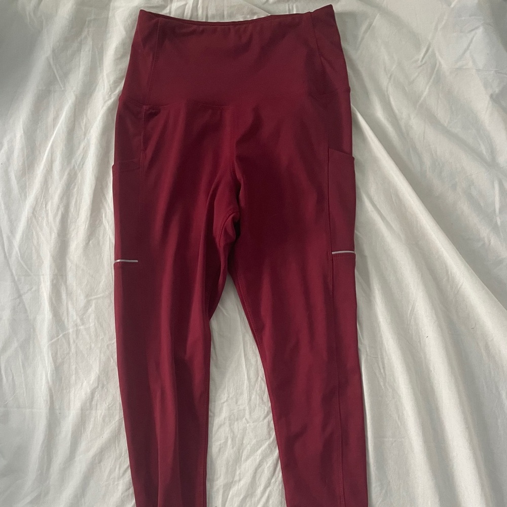 Dark red leggings